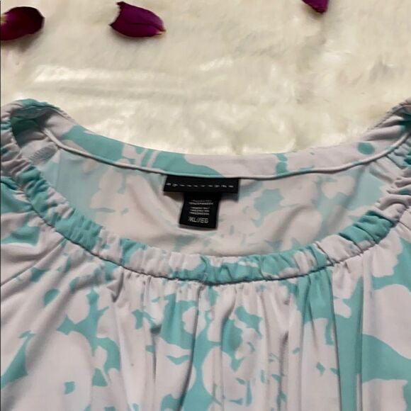 🎉Apostrophe baby-blue and white design blouse🎉 - Picture 6 of 8